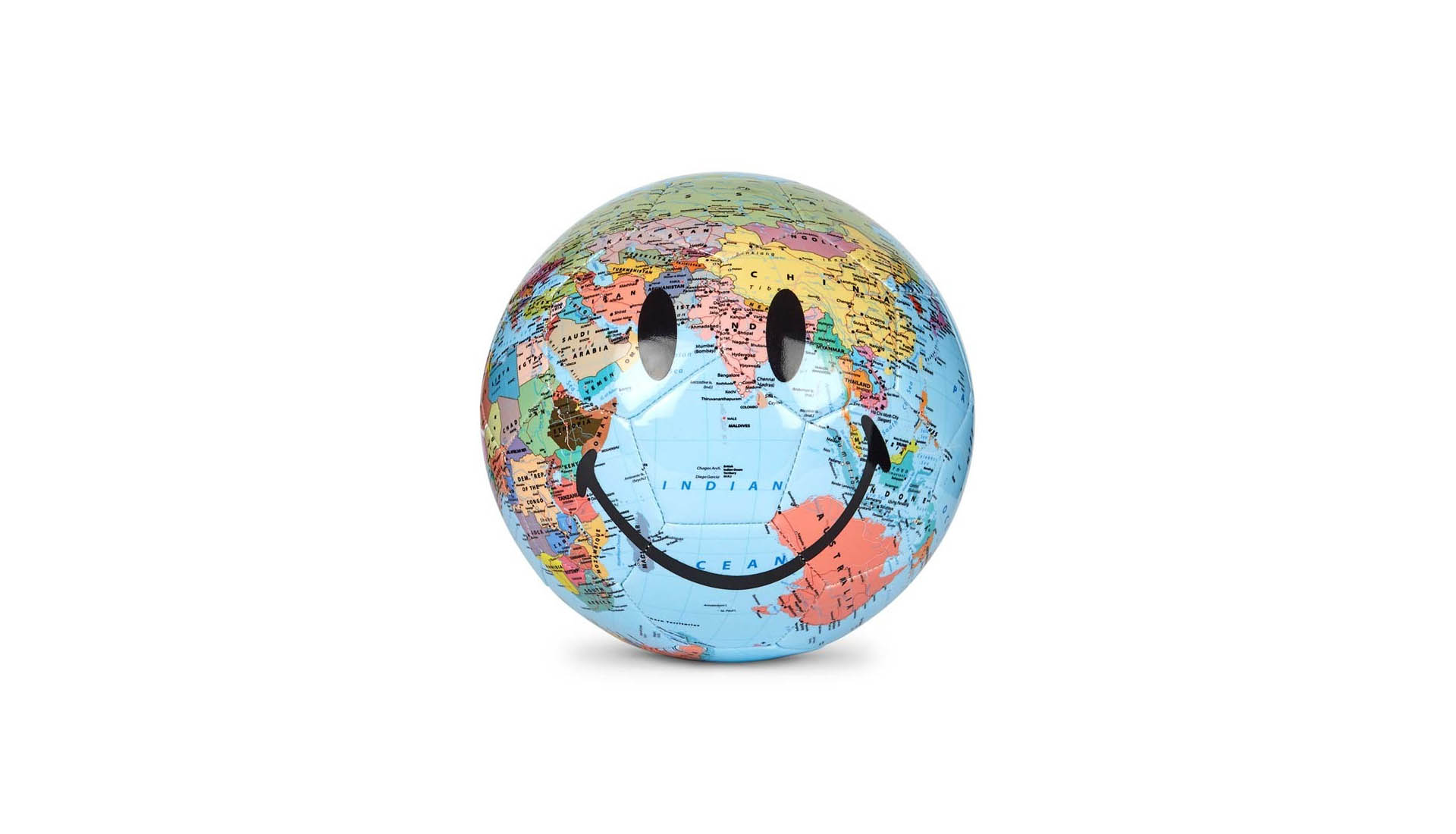 Chinatown Market Release Smiley Globe Print Football - SoccerBible