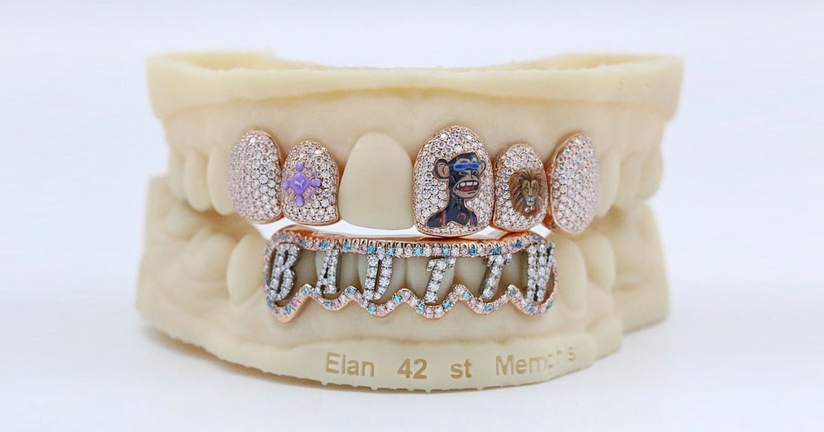 Memphis Depay Shows Off Customised Diamond Grill - SoccerBible