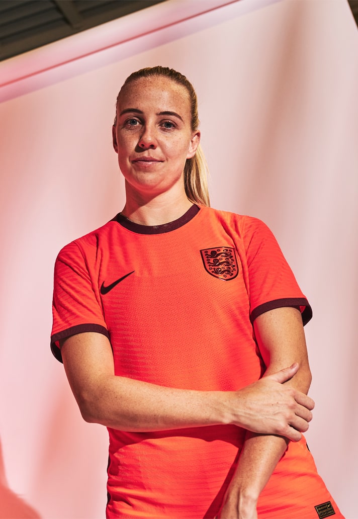 England's Beth Mead | Essential T-Shirt