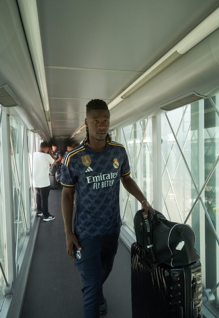 Real Madrid Reveal 23/24 Away Shirt As They Board Flight For Preseason Tour  - SoccerBible