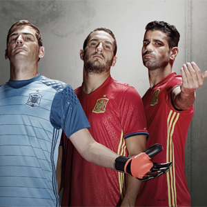 Spain 2022 World Cup Icon Jersey Unveiled - Inspired by 2010 World Cup Win  - Footy Headlines