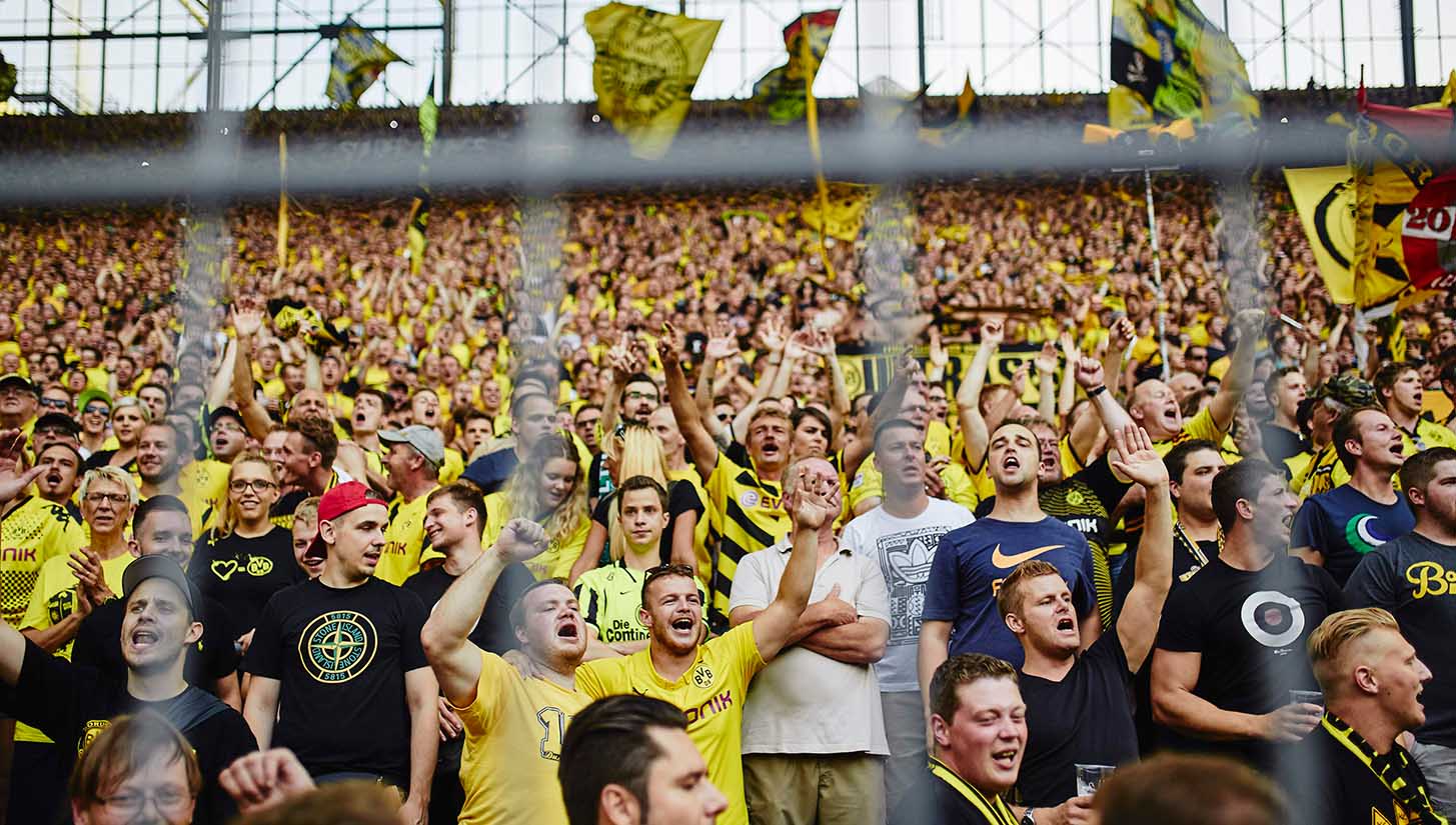 The Yellow Wall | Borussia Dortmund - SoccerBible