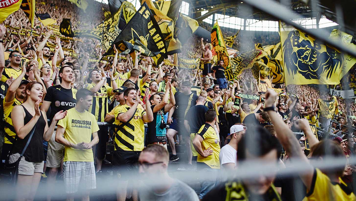 The Yellow Wall | Borussia Dortmund - SoccerBible