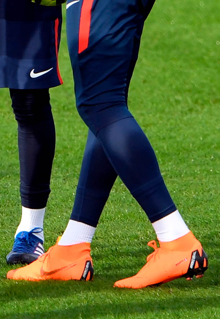 mbappe2-boot-spotting-12-02-18.jpg