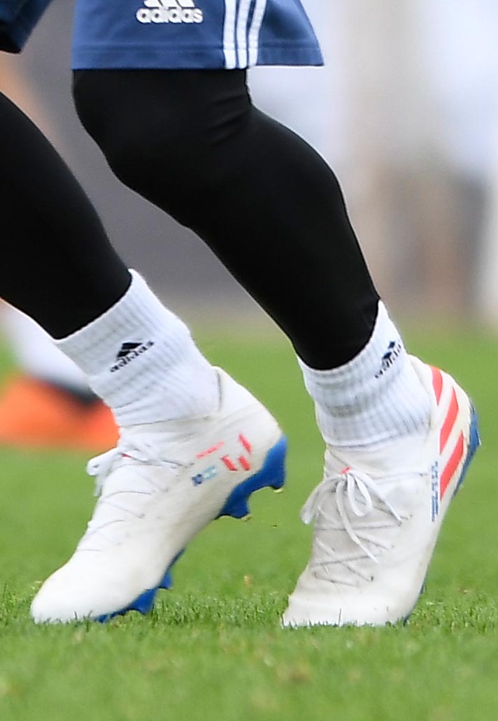 messi2-boot-spotting-03-06-19.jpg